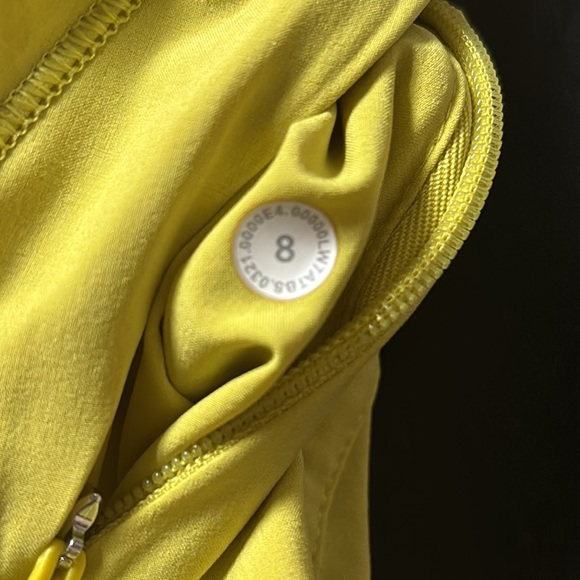 LULULEMON TRACK THAT MR SHORTS 5” IN YELLOW SERPENTINE (YLSR) SZ 6,8 NWT RARE! - Picture 11 of 11